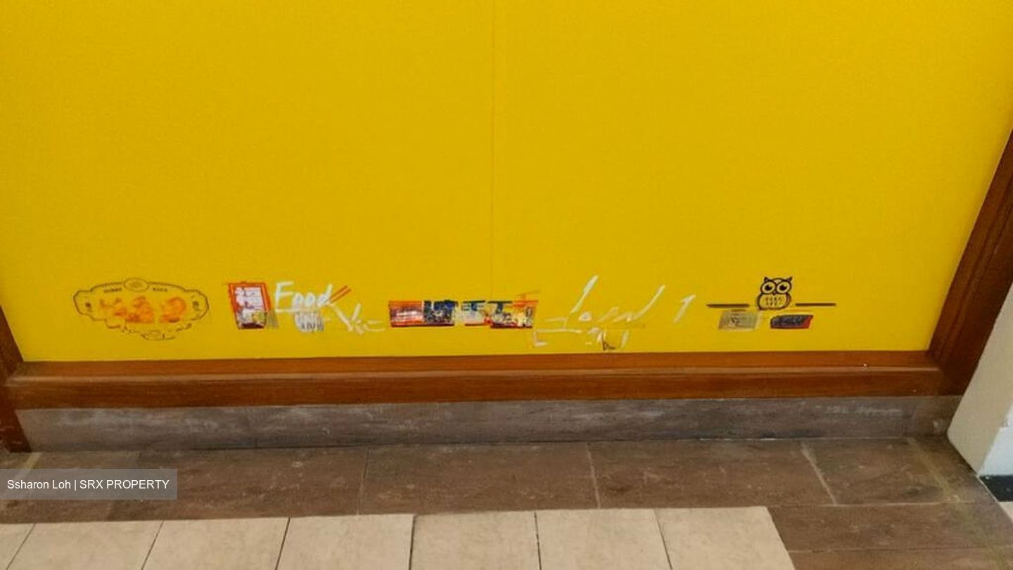 Burlington Square (D7), Retail #504329511